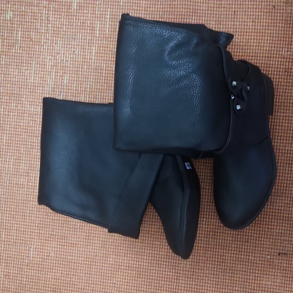 Boots - Picture 1 of 5